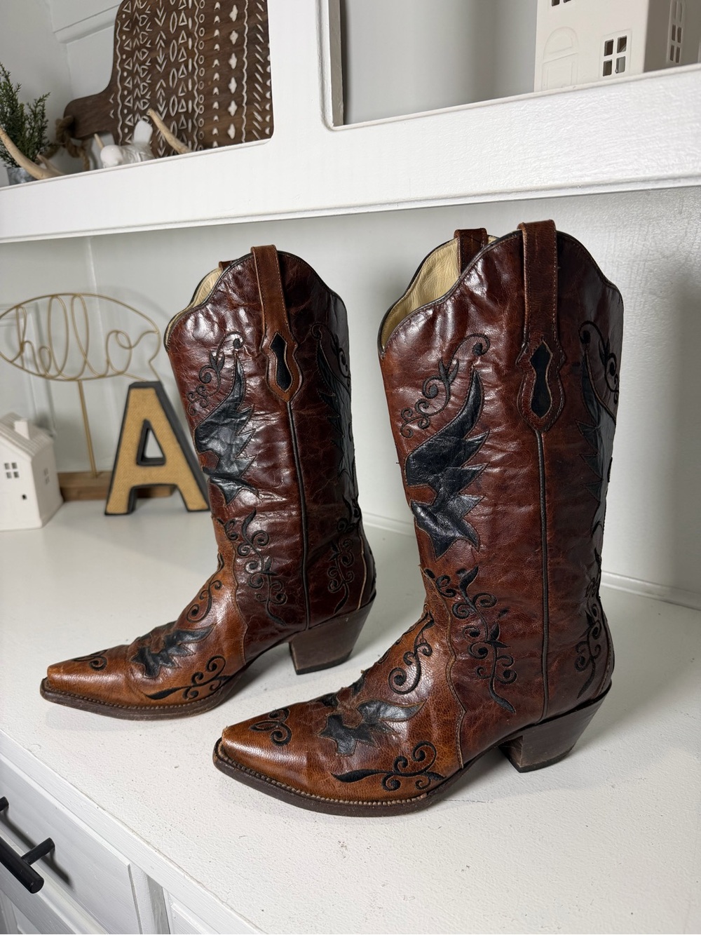 Bodacious Boots Womens 8 Brown Leather Black Embroidered Cowboy Boots Western